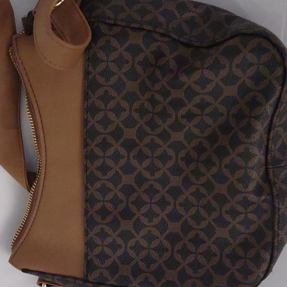 Purse - Picture 2 of 2